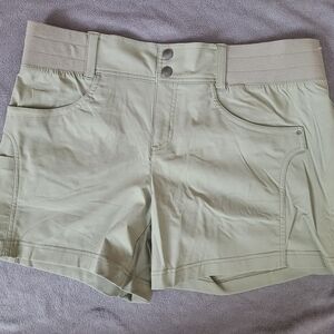 Title Nine Women's Light Green Clamber 5" Shorts